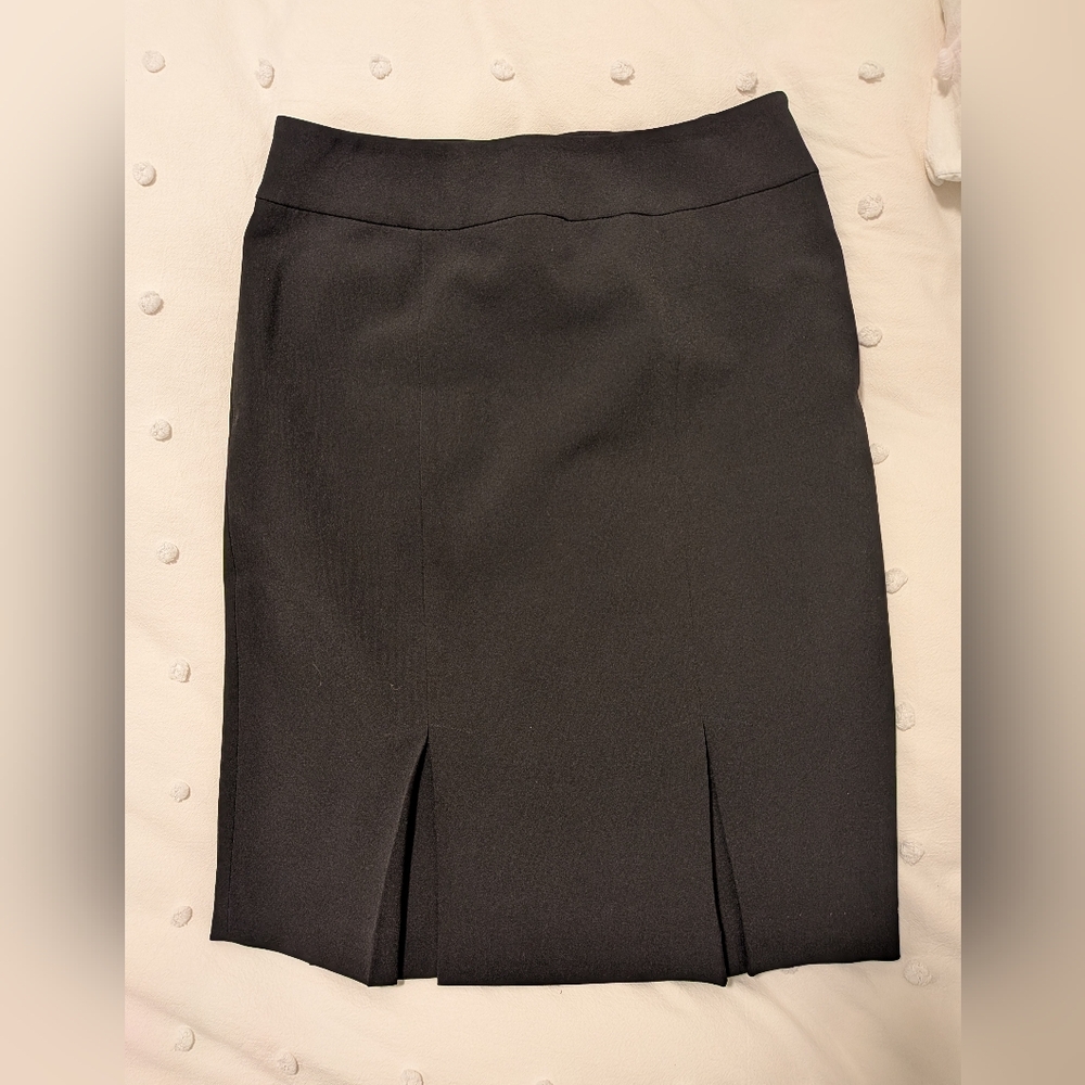 Evan Picone Elegant Black Pencil Skirt